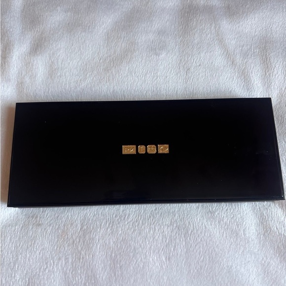 Pat McGrath Mothership VII: Divine Rose Eyeshadow Palette - Picture 4 of 4